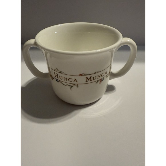 Beatrix Potter Child's Cup 1986 Hunca Munca Mouse Royal Albert 2 Handled Mug - Picture 2 of 3